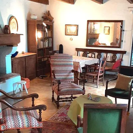 Valfregue, Grande Maison Familiale