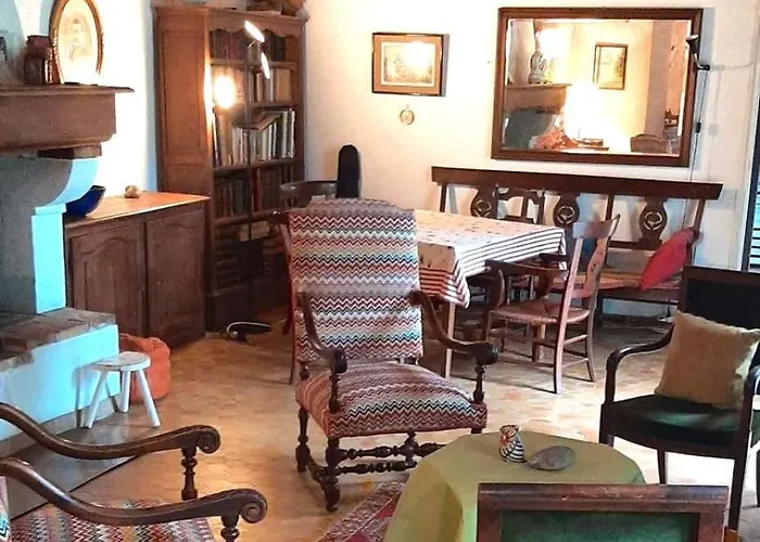 Valfregue, Grande Maison Familiale