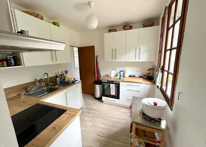Valfregue, Grande Maison Familiale